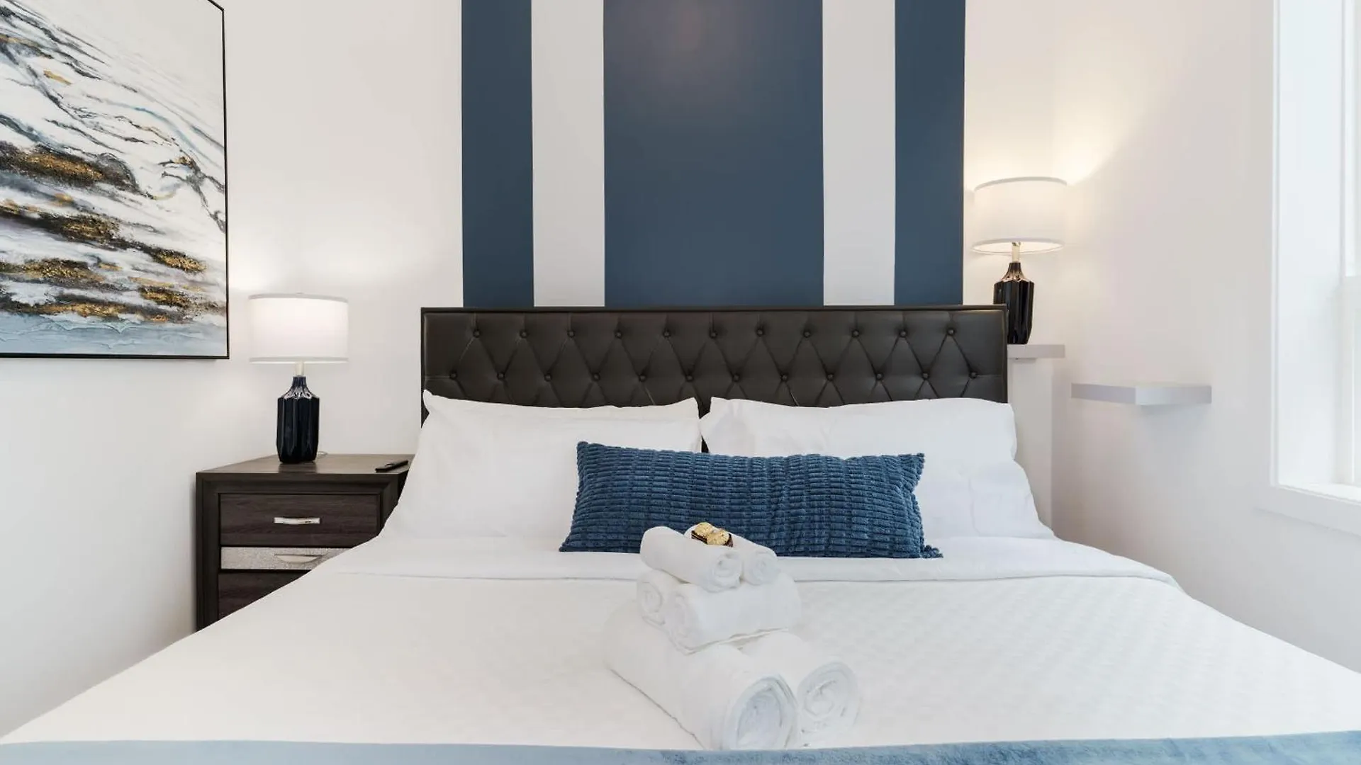 Luxury Suite W Patio Prime Location 토론토 0*,  캐나다